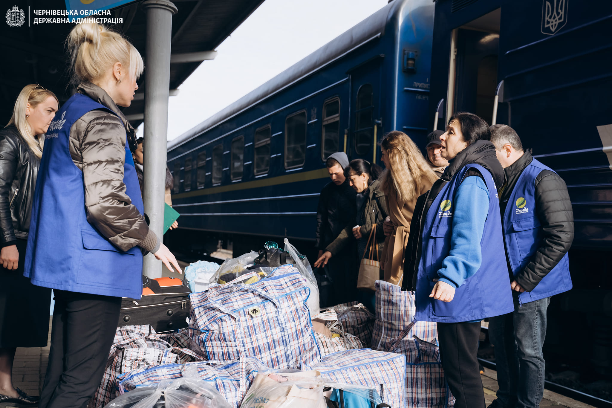 В Чернівцях зустріли евакуаційний потяг з Сумщини