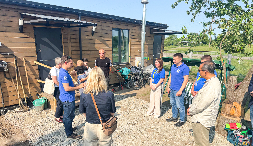 «Рокада» допомогла двом багатодітним родинам оселитися в модульних будиночках на Сумщині